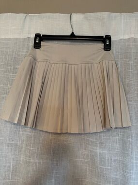 Girls Pleated Mini Skirt in Beige